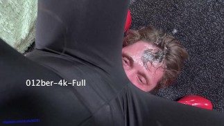 Ich möchte so gerne in deinen Mund furzen Schnüffele an meinem Arsch, während ich dir ins Gesicht spucke, Schwein