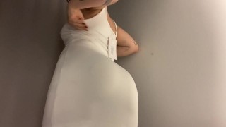 Paskamer try on haul zie borstkleden sexy mollig getatoeëerd model