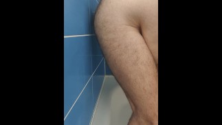 Gros gode de 21 cm dans son gros cul