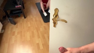 DICKFLASH in STUDENTS APARTMENT: a sexy college girl sees my hard cock and can't resist