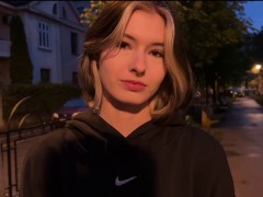 18 girl let a rich guy fuck her on a first date.