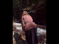 outdoorsy babe flashes you her ass - Screenshot 2 of 16 - Flash