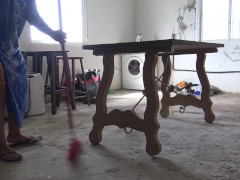 جارتي الفاسقة كانت حمقاء، تم ممارسة الجنس مع كسها، وكانت كلماتها نارية، مما أدى إلى تهيج القضيب