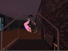 HERMOSA CHICA ESPERANDOTE EN SU SALA DE BDSM