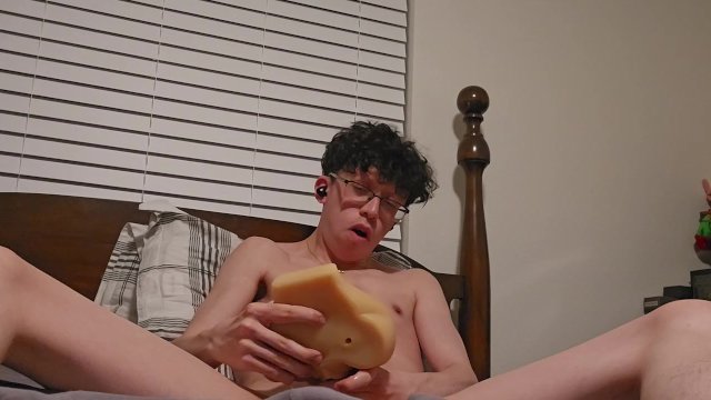 Virgin tries to Fuck Sex Toy (Fail)