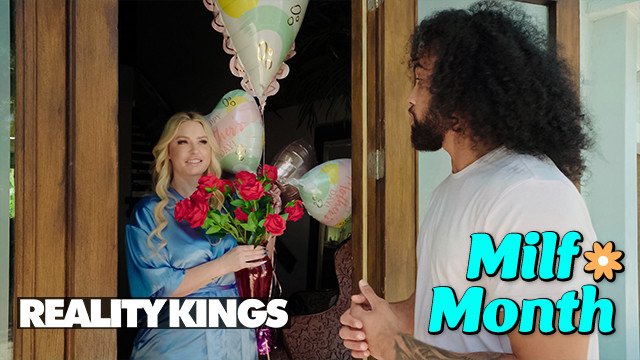 REALITY KINGS - Blonde MILF Jenna Starr Just Wants A Big Hard Dick To Ride For Mother's Day