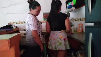 quitándole la calentura a la embarazada, con una buena cogida