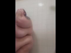 Bbw showering