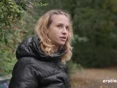 Ersties - Nina J masturbiert beim Workout im Fitnessstudio