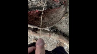 男孩用他的水带扮演消防员 - 公共手淫 ✊💦