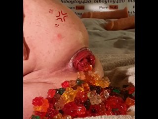 Gummi bears anal insertion whit sweet prolapse.