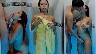 我的上帝！在浴室里操我最好的朋友