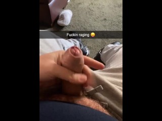 Cavedano Mostra Il Suo Grosso Cazzo Su Snapchat