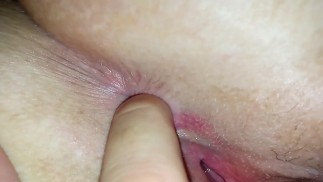 Finger my asshole. With my pussy juices.