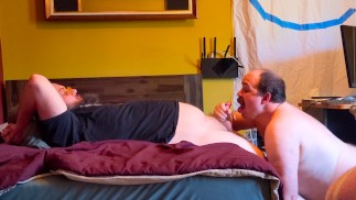 Stoppel-Ärger - Mister Schnurrbart Schwanz fickt heißen Bären Rusty Piper, wichst Cumshot - cornfedMTdads