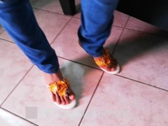 Me pruebo unos jeans como a mi me gusta, sin calzones!!! 2