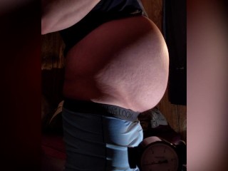 Fourty - 腹部膨胀