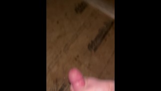 大学生在公共场合射精