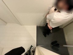  帰宅するとすぐに玄関でセックスしているカップルを観察する - Screenshot 1 of 16 - 後背位