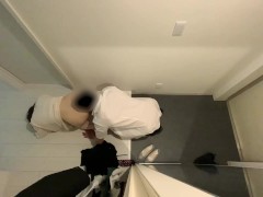  帰宅するとすぐに玄関でセックスしているカップルを観察する - Screenshot 7 of 16 - Doggy Position