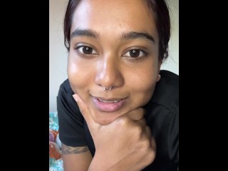 FaceTime Gesprek Met Petite Indiase Vriendin Wordt Stout
