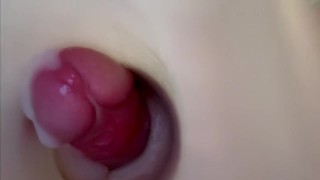Быстрый трах в рот с флэшлайтом - вид изнутри - дип кончает