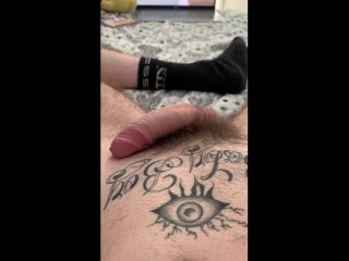 Un garçon asiatique kawaii se masturbe après les cours en regardant du porno hentai lesbien