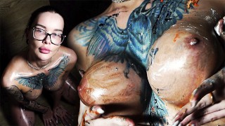 Сексуальное эротическое видео с краской на теле