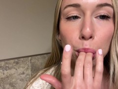 SQUIRTING AT MY MOMS EYE DOCTOR APPOINTMENT - Screenshot 9 of 16 - Briar Riley