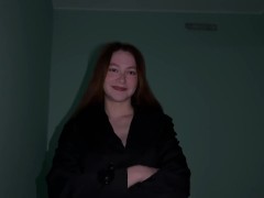 Приехала голая к парню, но потрахалсь в подъезде с соседом - Screenshot 5 of 16 - Pov Oral