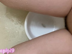裏アカJDのお風呂でおしっこ４連発♡ - Screenshot 1 of 16 - Girls Peeing