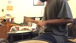 parents gémissant dans l’autre pièce pendant que je joue de la batterie 53