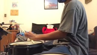 parents gémissant dans l’autre pièce pendant que je joue de la batterie 59