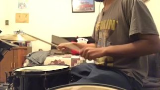 parents gémissant dans l’autre pièce pendant que je joue de la batterie 61