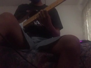 (на всех платформах) Родители стонут в другой комнате, пока я играю на гитаре 5