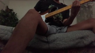 (sur toutes les plates-formes) parents gémissant dans l’autre pièce pendant que je joue de la guitare 13