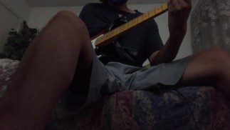 (sur toutes les plates-formes) parents gémissant dans l’autre pièce pendant que je joue de la guitare 20