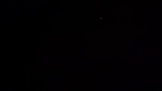 Родители стонут в другой комнате, пока я играю на гитаре 34