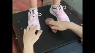 CBT in mijn roze Nike trainers.