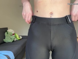 完美屁股意大利健身模特 - 紧身裤试穿 - 驼背，扭动