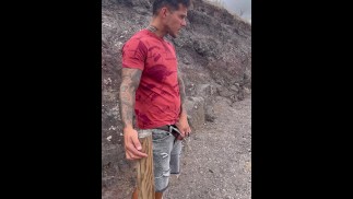 Piss In Public, I Hope Nobody Discover Me