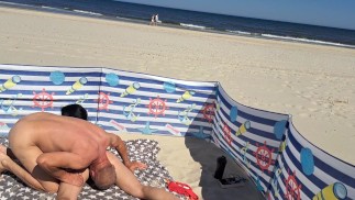 Sorellastra arrapata scopata in riva al mare, non eravamo soli. Scopata in vacanza Laluna-Love
