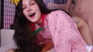 Lustende Nezuko smagte en menneskelig penis (Cosplay)