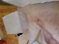 Moja pasierbica dorwała się do mojego kutasa więc musiałem wypełnić ją spermą