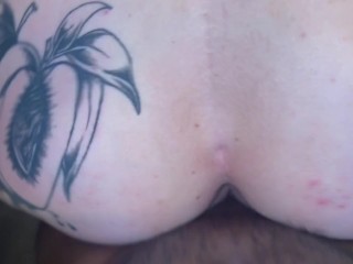 Она хотела немного члена, и член - это то, что она получила во рту и мокрую киску