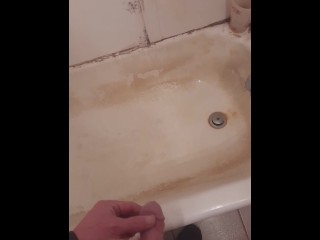 18yo Peeing in the Bathtub