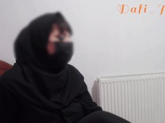 منشی فضول بعد از کلی سوال پرسیدن از رئیسش راجب زنش،سعی میکنه رئیسش تحریک کنه و...(مکالمه فارسی) - Screenshot 4 of 16 - See Through Socks