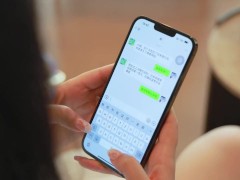 “伏弟魔”女秘书为得到赚钱之道献身老板 1/16