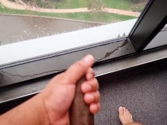 Public pissing in Sydney Hotel