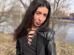 Я хочу прогуляться по парку со спермой на лице! Кончи мне на лицо! - Публичный Cumwalk - Screenshot 3 of 16 - Cum On Face